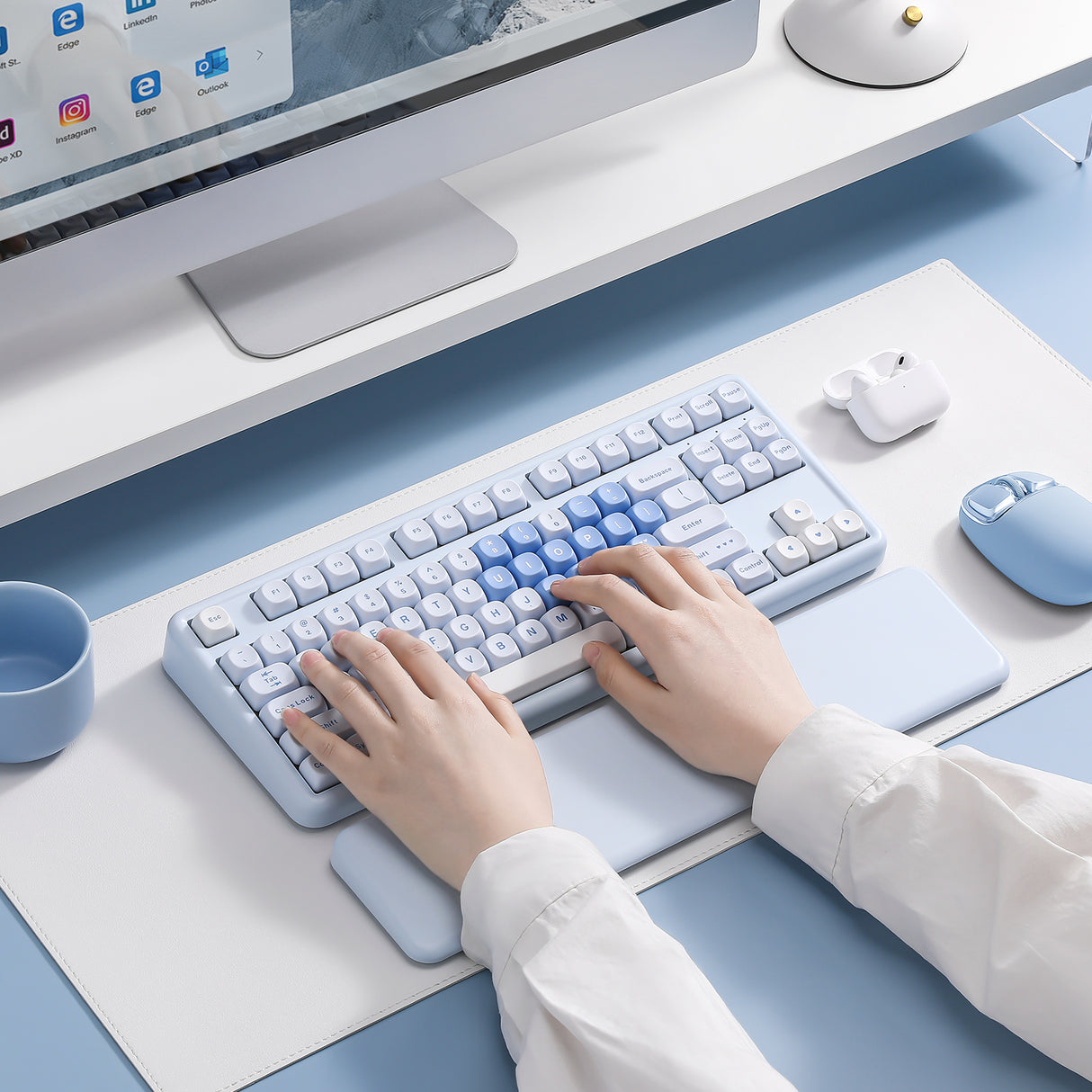 YUNZII B87 Blue Heart QMK/VIA Custom Mechanical Keyboard