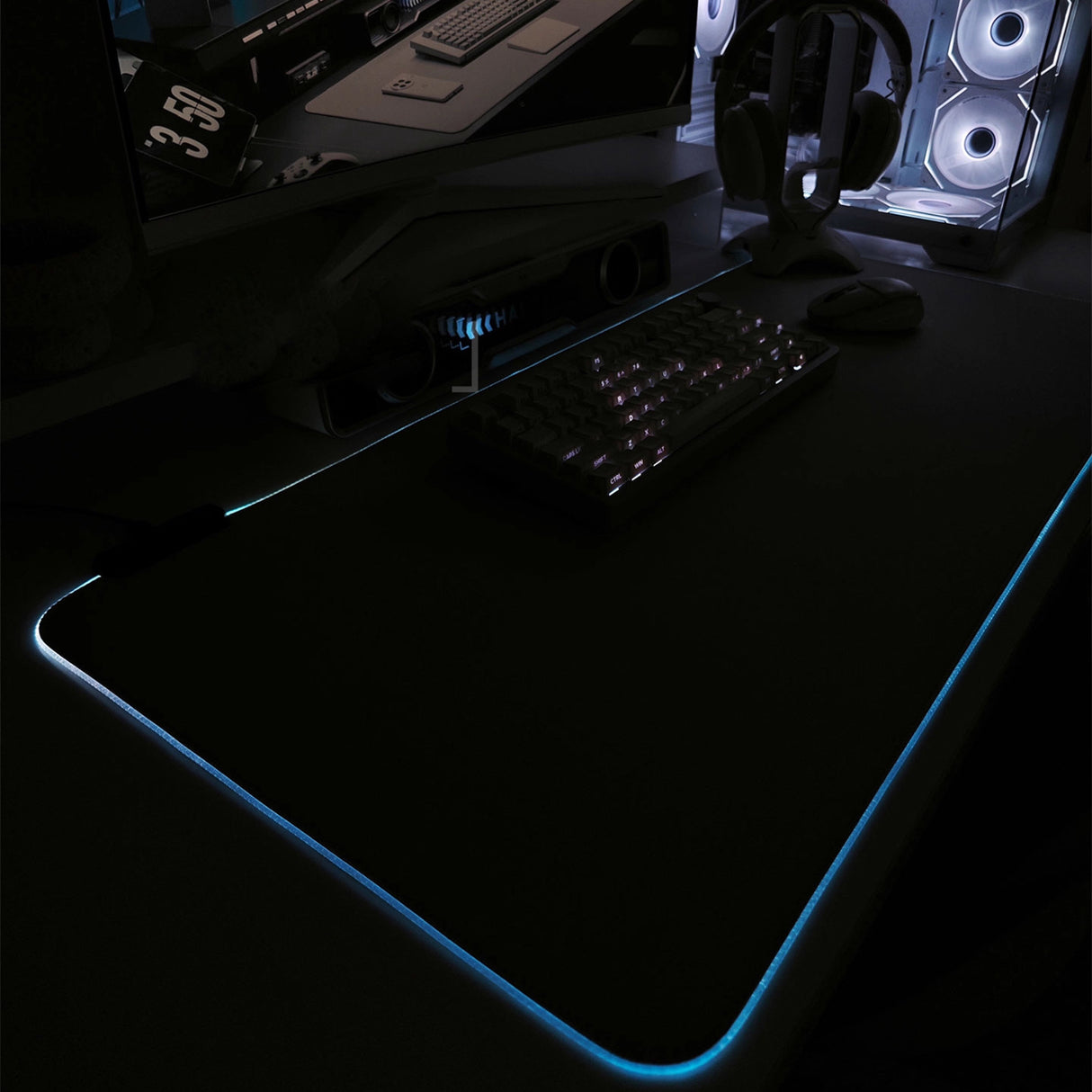 YUNZII LED Gaming Mouse Pad Desk Mat