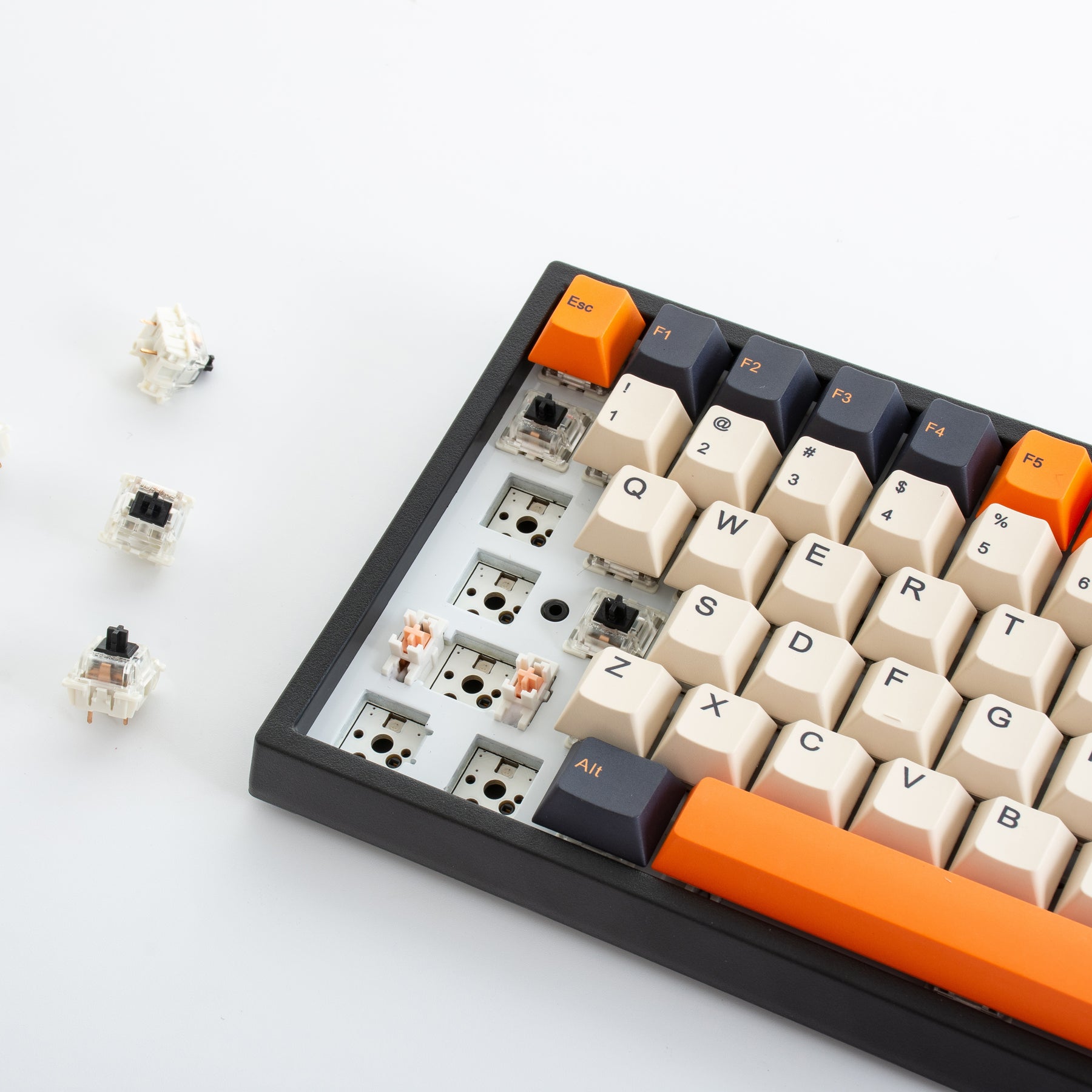 YUNZII KC84 Carbon Retro 84 Keys Hot Swappable Wired Mechanical Keyboard