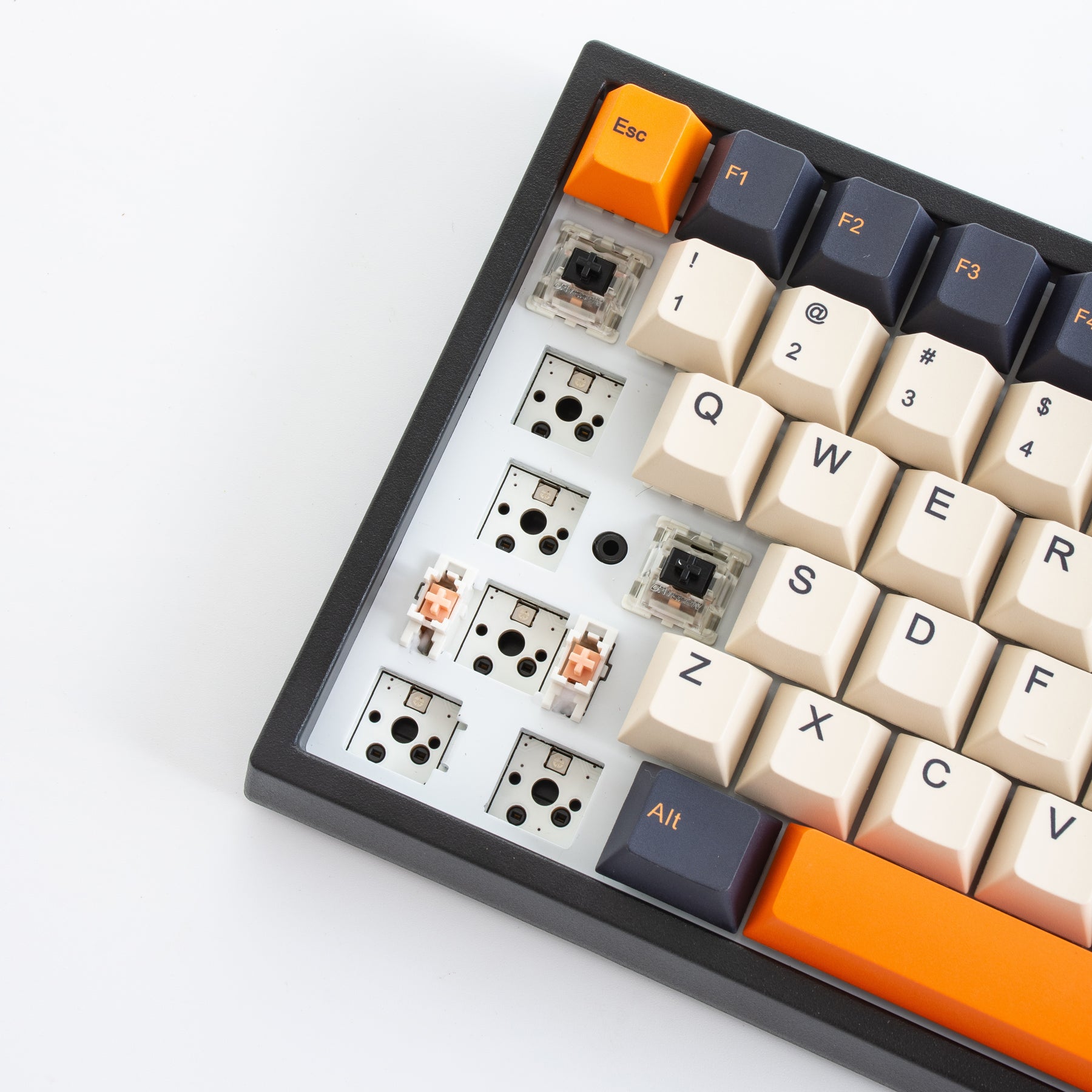 YUNZII KC84 Carbon Retro 84 Keys Hot Swappable Wired Mechanical Keyboard