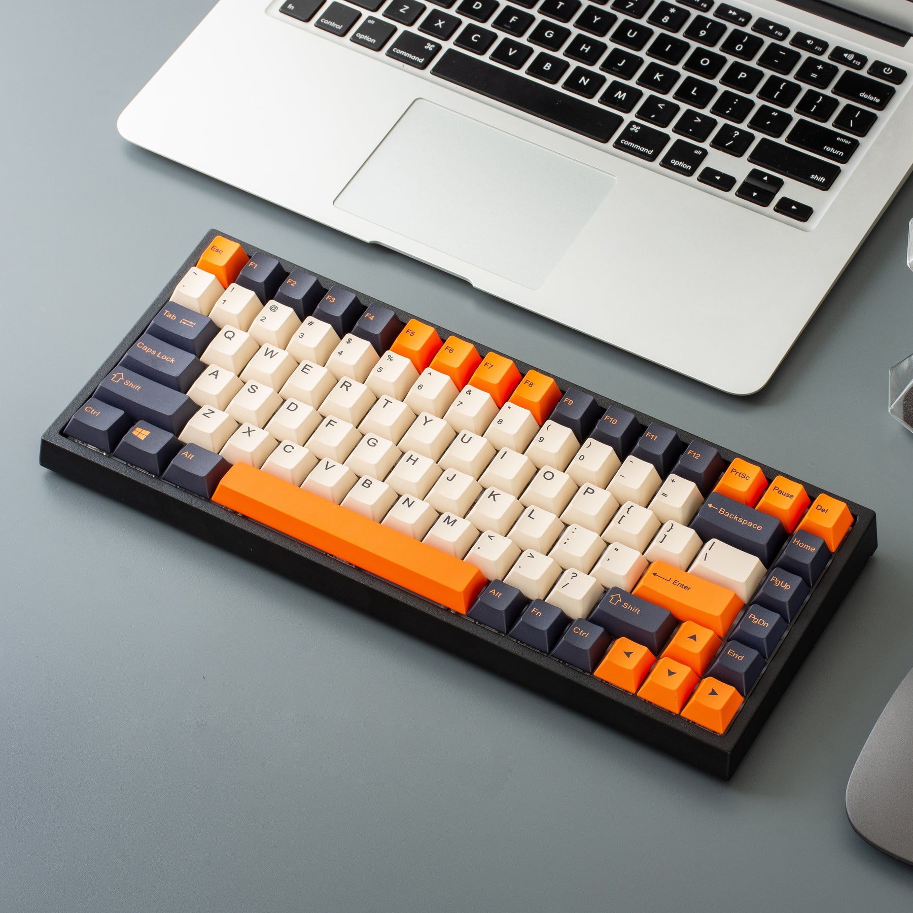 YUNZII KC84 Carbon Retro 84 Keys Hot Swappable Wired Mechanical Keyboard