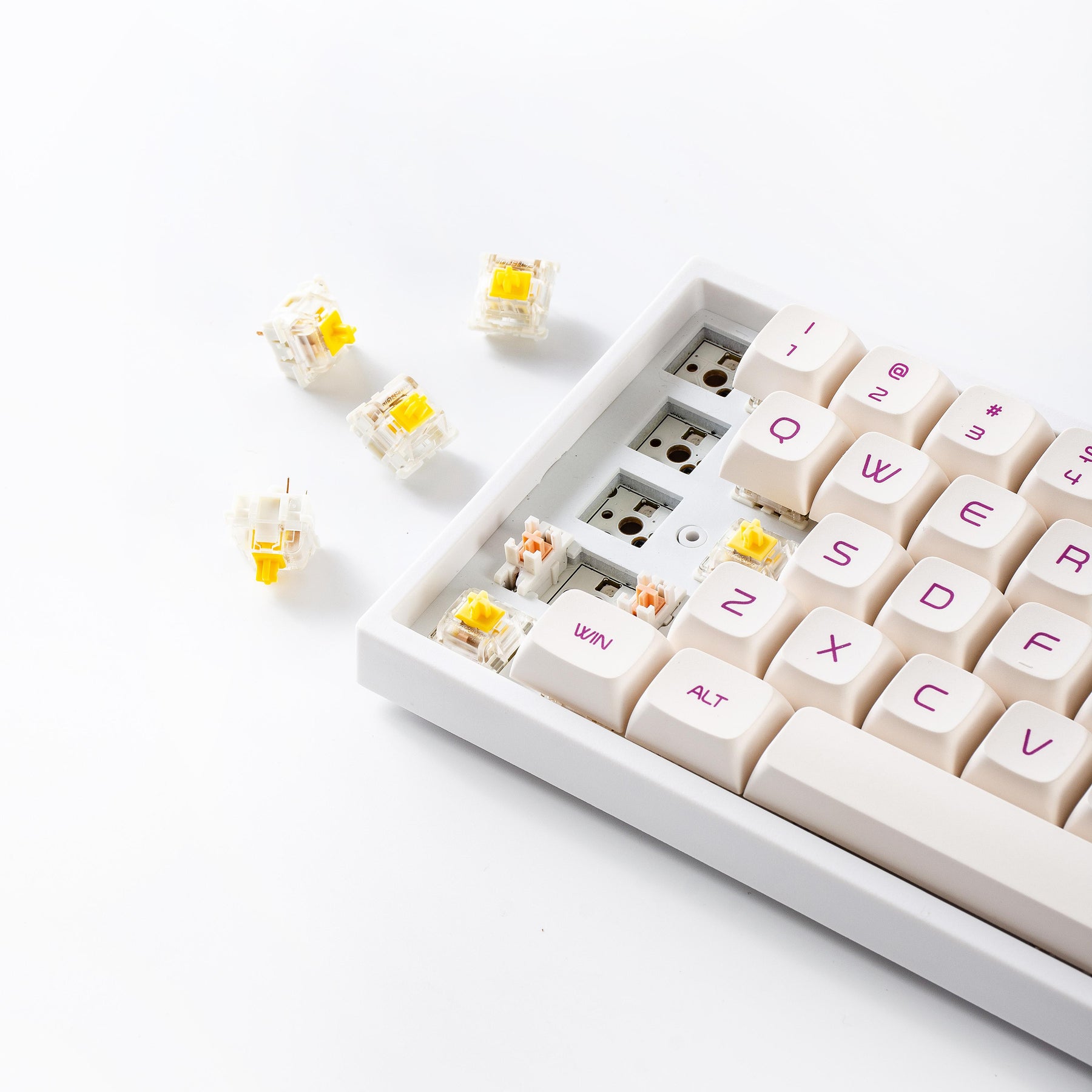 YUNZII KC68 Lavender Hot Swappable Mechanical Keyboard
