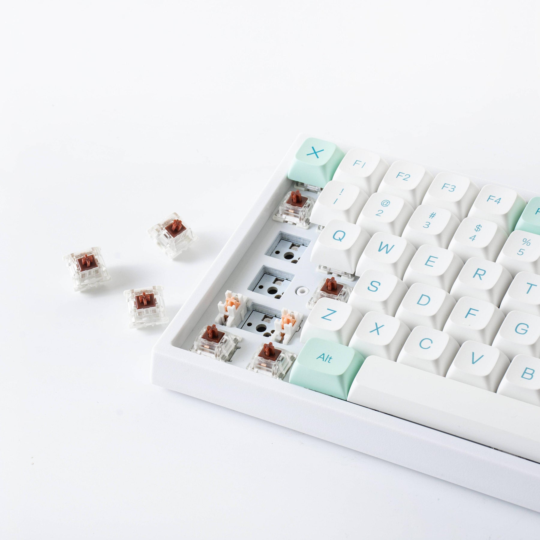 YUNZII KC84 Mint 84 Keys Hot Swappable Wired Mechanical Keyboard