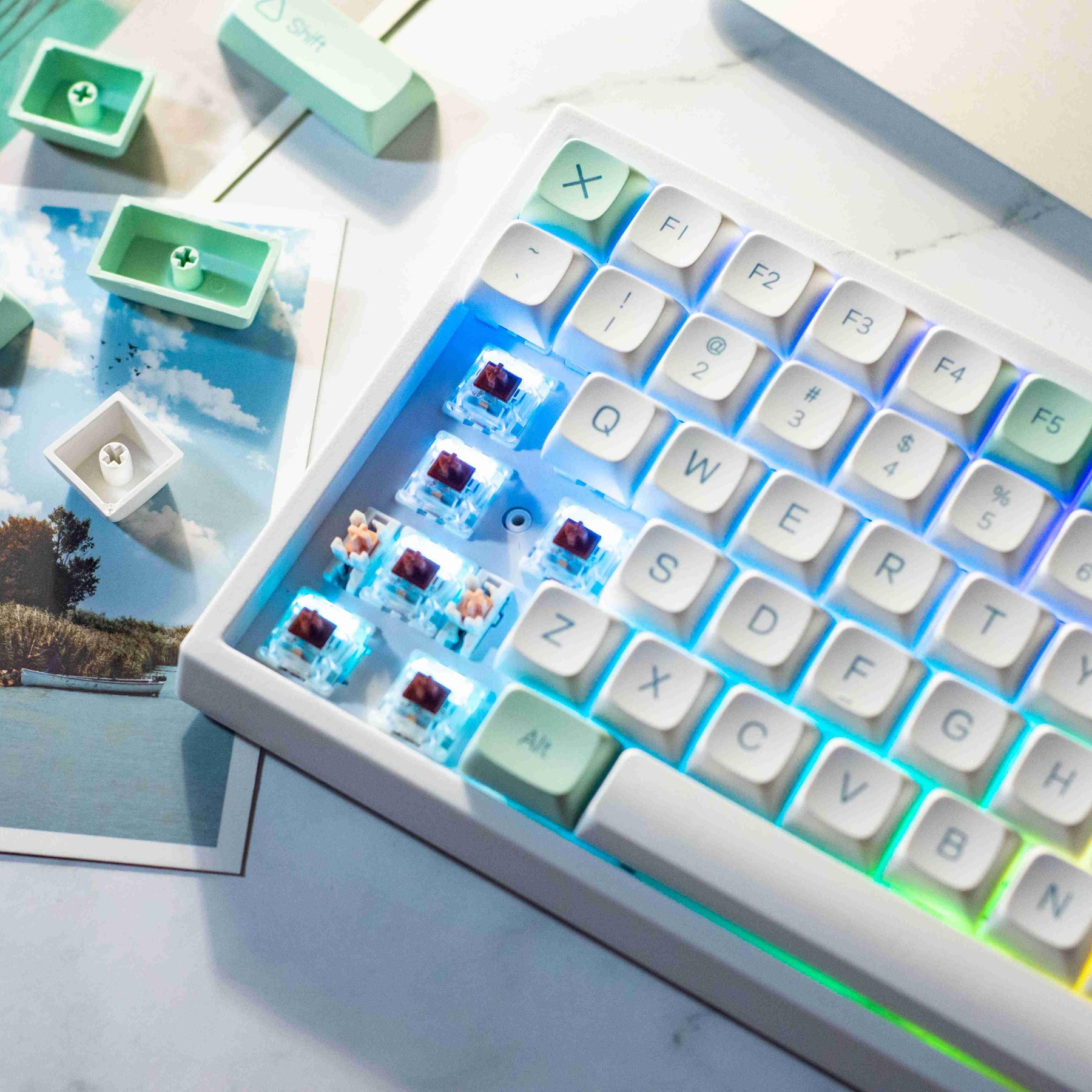YUNZII KC84 Mint 84 Keys Hot Swappable Wired Mechanical Keyboard