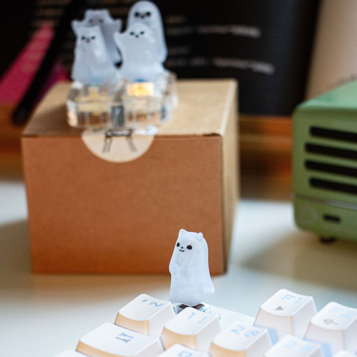 YUNZII Light Transmission Little Ghost Artisan Keycap