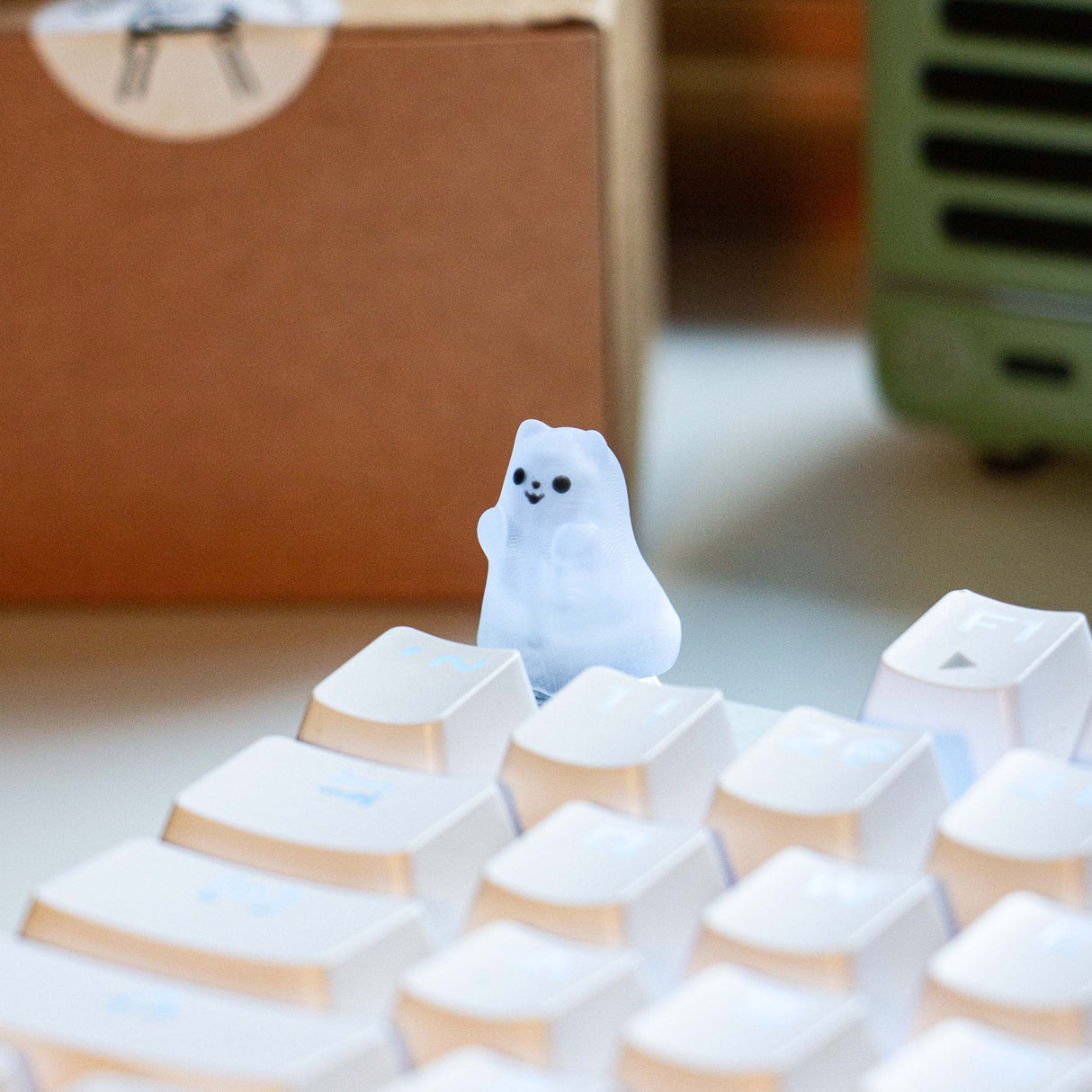 YUNZII Light Transmission Little Ghost Artisan Keycap