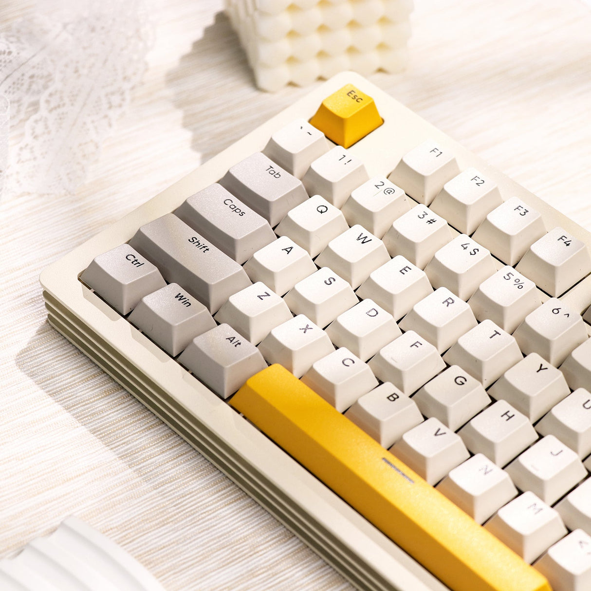 YUNZII Ajazz AK687 Hot Swappable Wireless Mechanical Keyboard