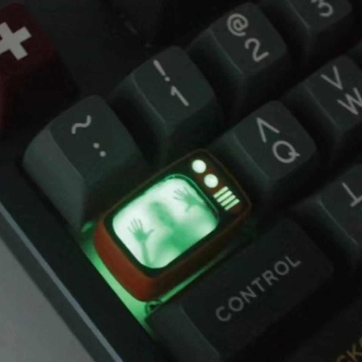 Niche Retro TV Artisan Keycap