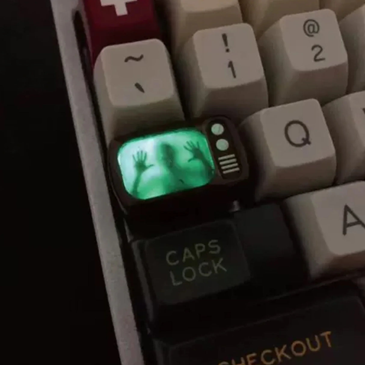 Niche Retro TV Artisan Keycap