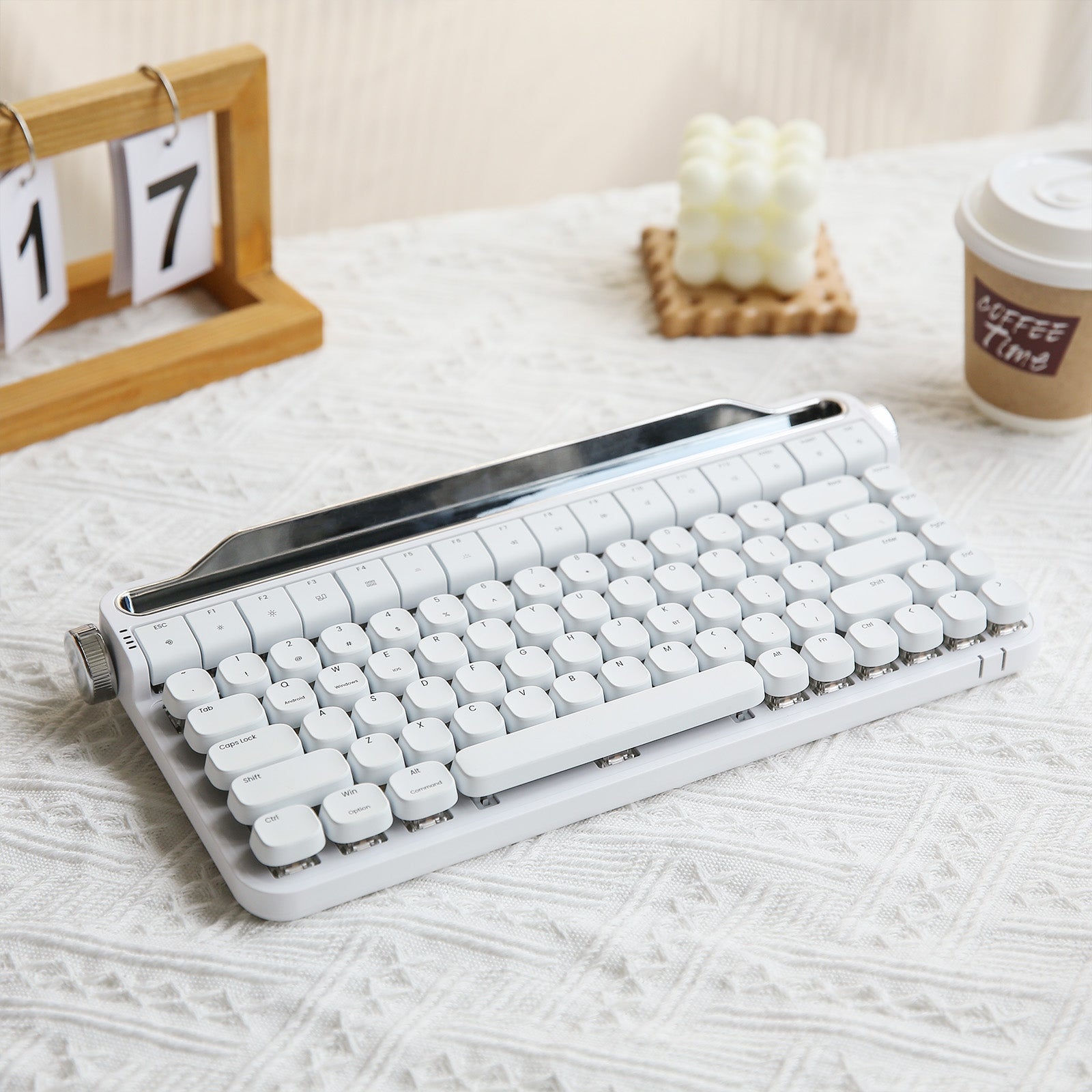 YUNZII ACTTO B703 Retro Typewriter Mechanical Keyboard