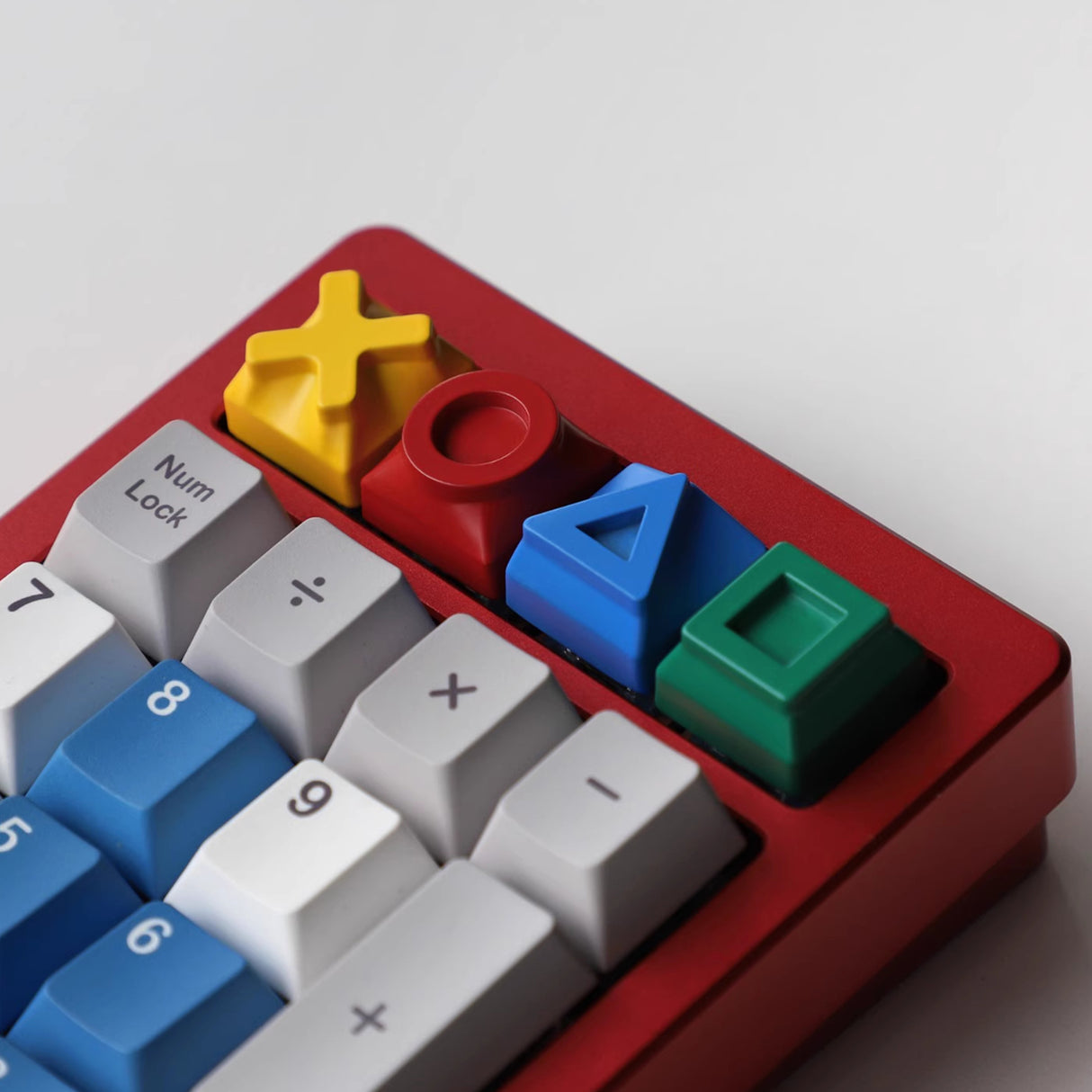 YUNZII Geometric Zinc Artisan Keycap