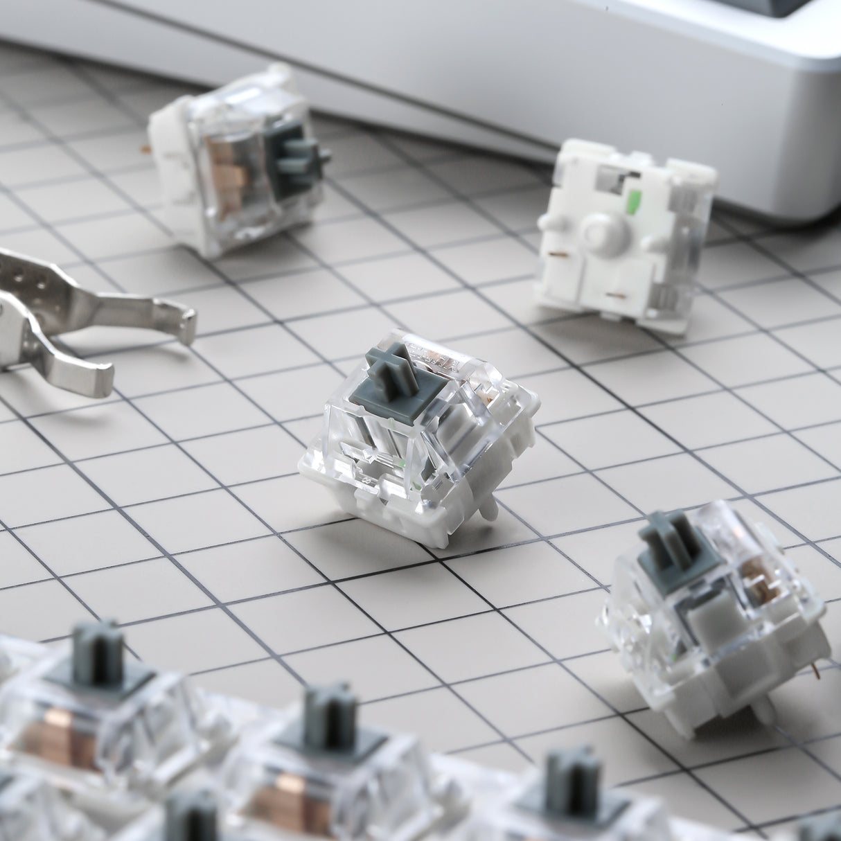 YUNZII Onyx Gray Tactile Clicky Mechanical Switch