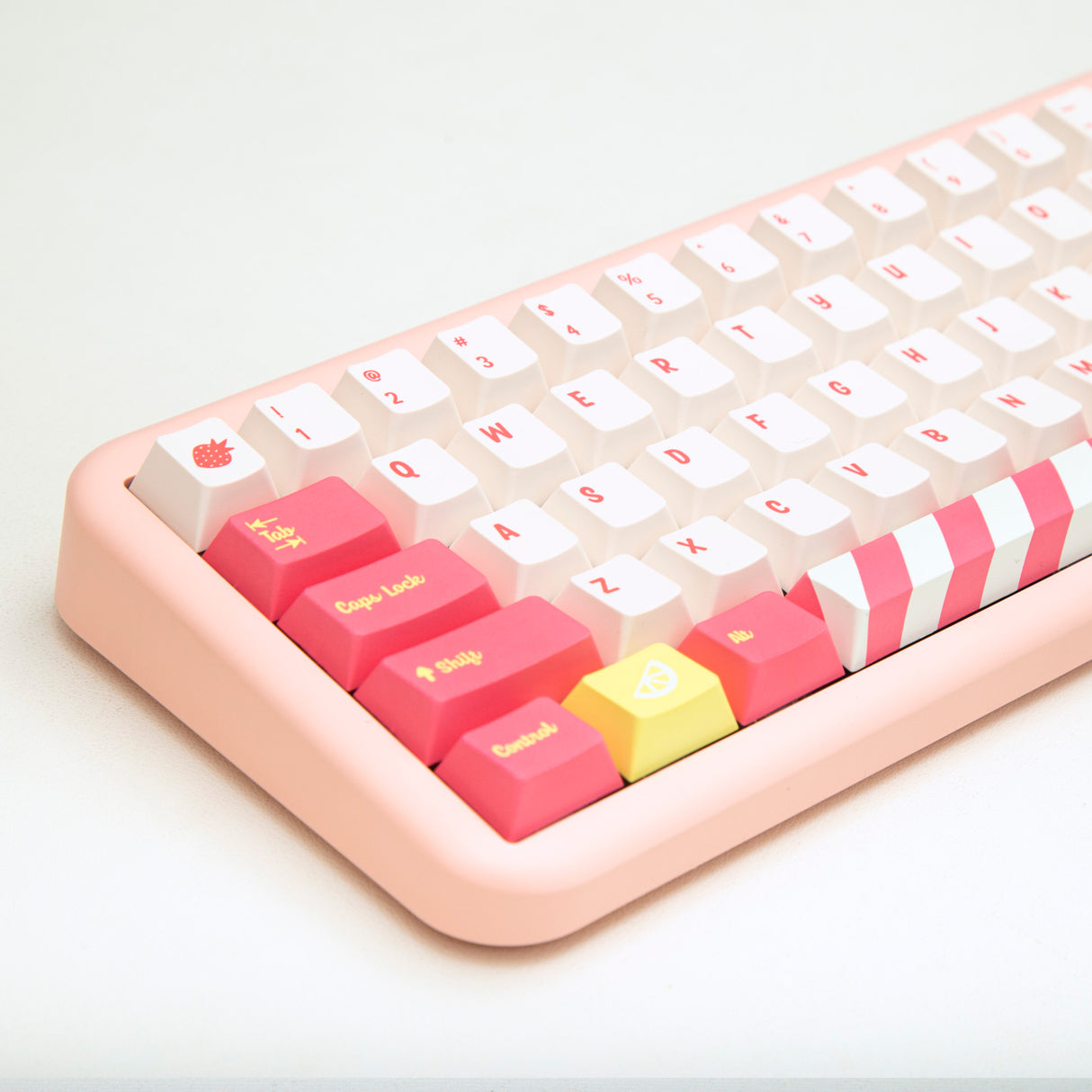 YUNZII Strawberry-Lemon Keycap Set