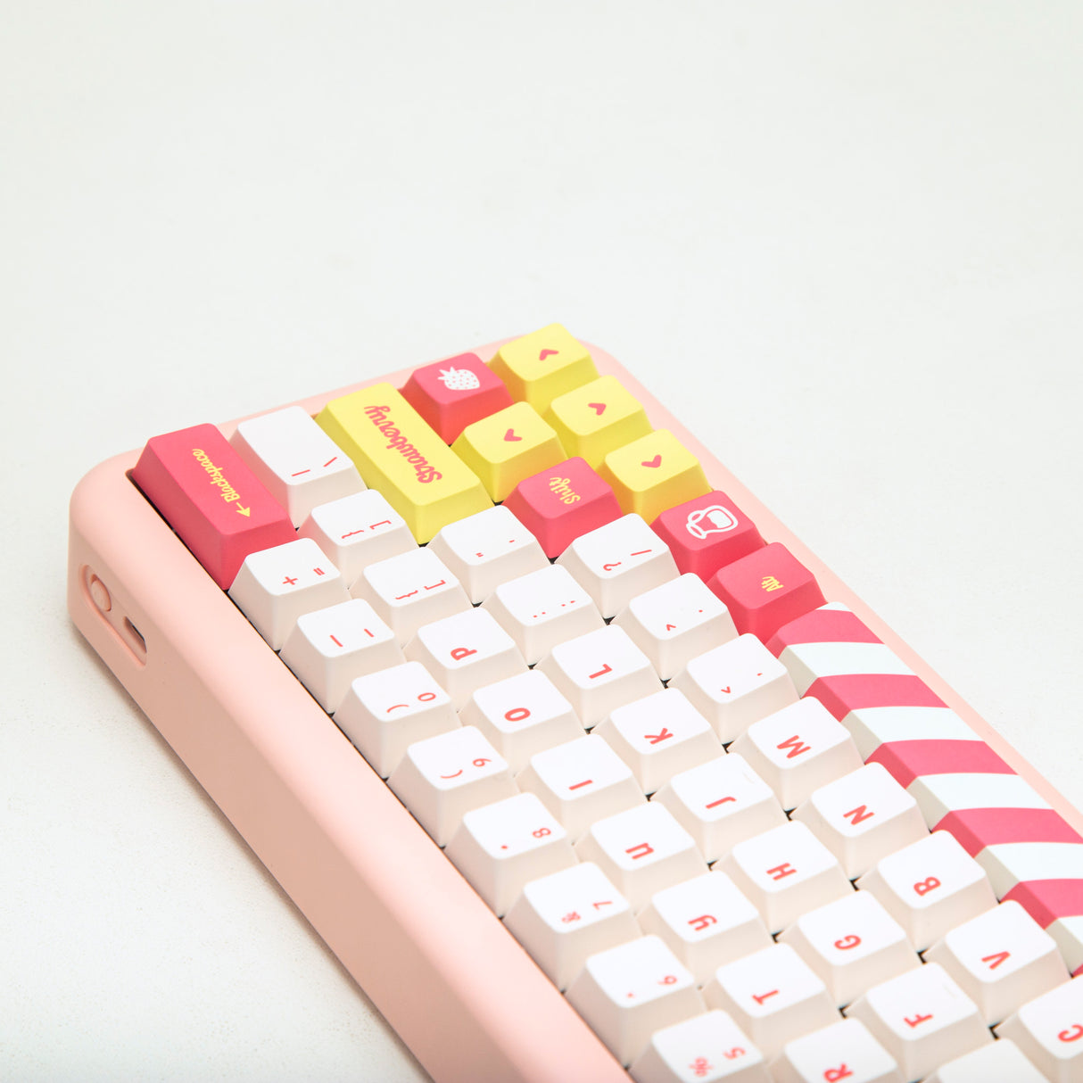 YUNZII Strawberry-Lemon Keycap Set