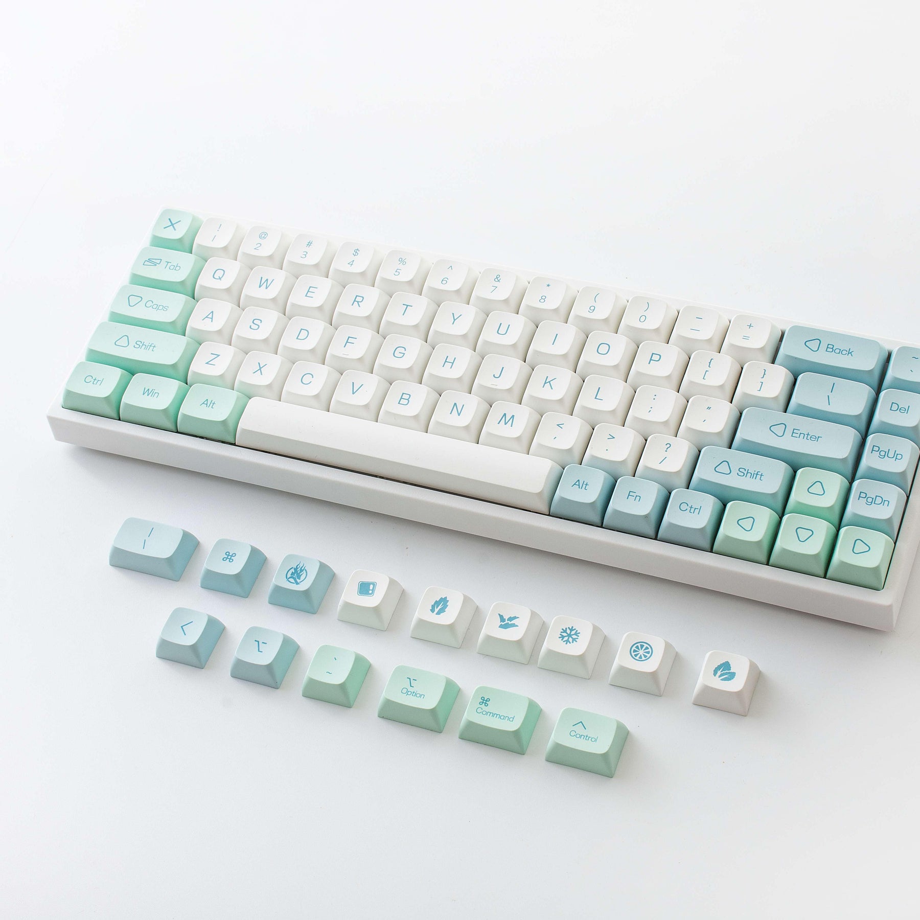 YUNZII KC68 Mint Hot Swappable Mechanical Keyboard YUNZII KC68 Hot Swappable Mechanical Keyboard 68-Key Gaming Keyboard with T